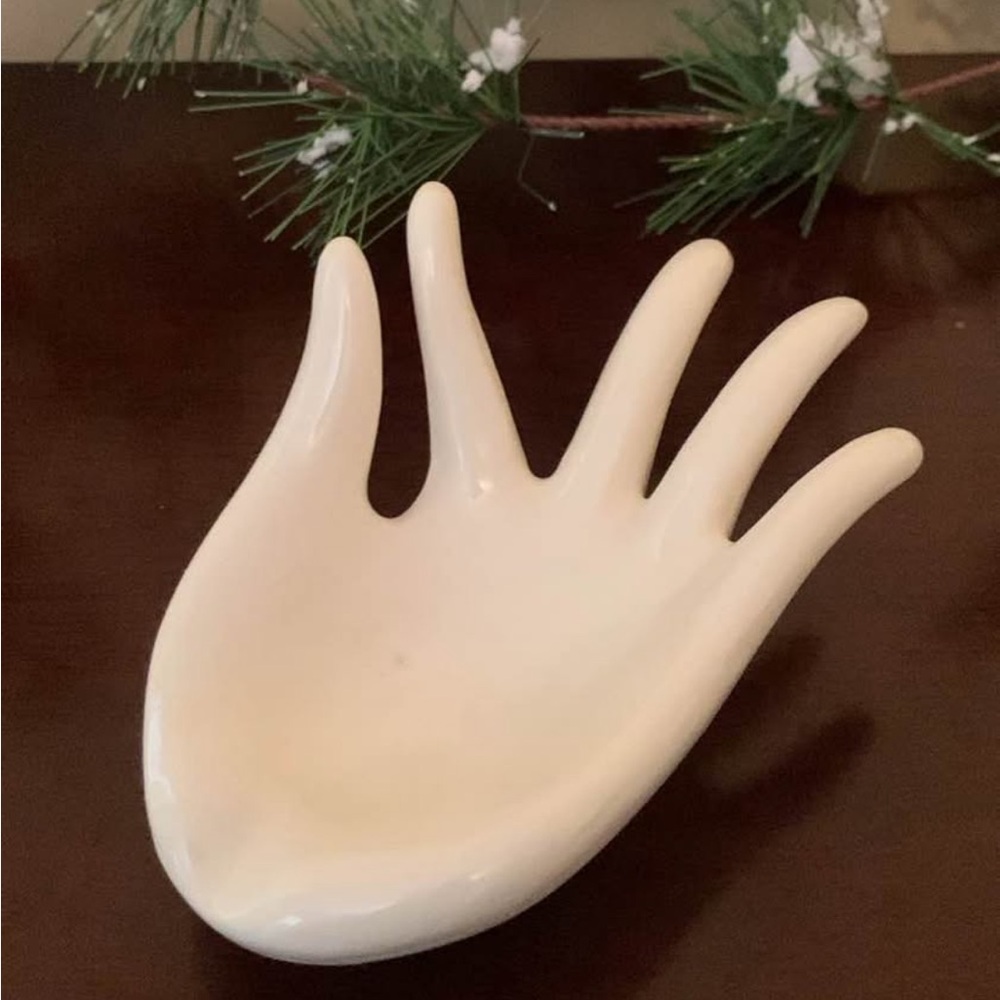 📌 2 Vintage Ceramic Hand Ashtray/ Catchall / Ring Holder